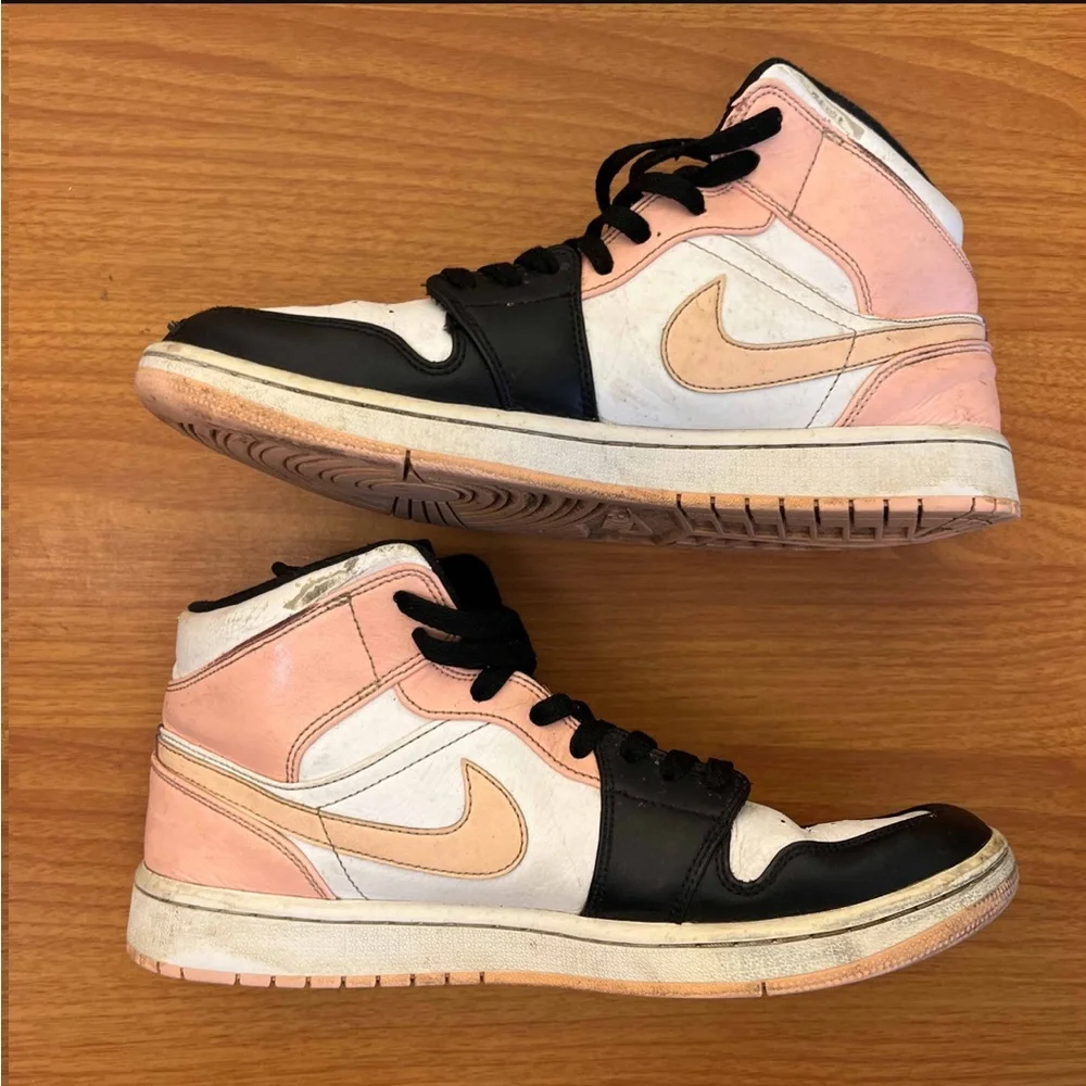 Jordan 1 Mid Crimson Tint - Picture 3 of 12